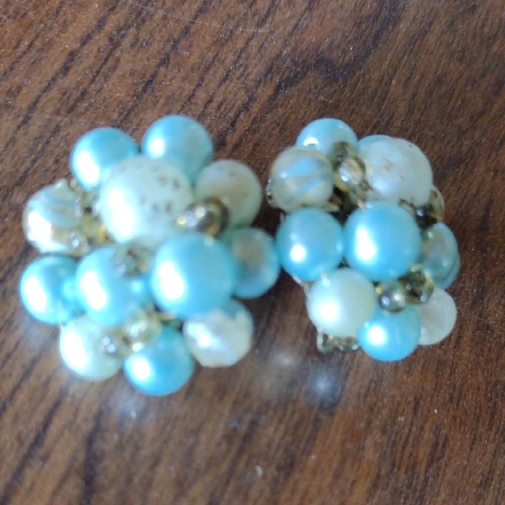 Elegant Blue and Cream Cluster Earrings